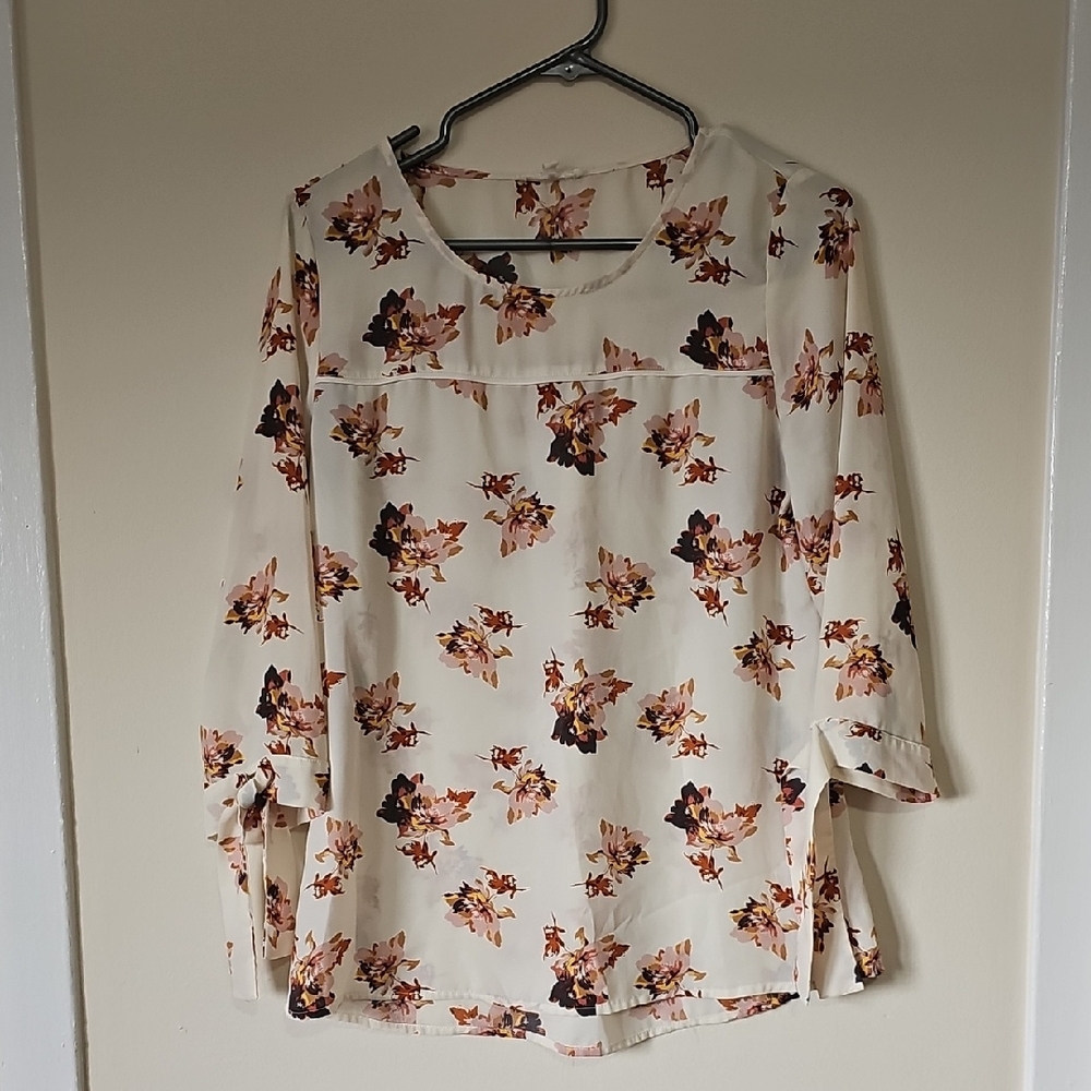 $2 Maurices Fall Floral Print Women's Top